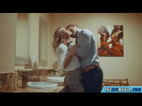 ❤️ Wann eng Busty Blond Iech an engem ëffentlechen Toilette verféiert Anal Video bei eis lb.tube-sexer-com.ru